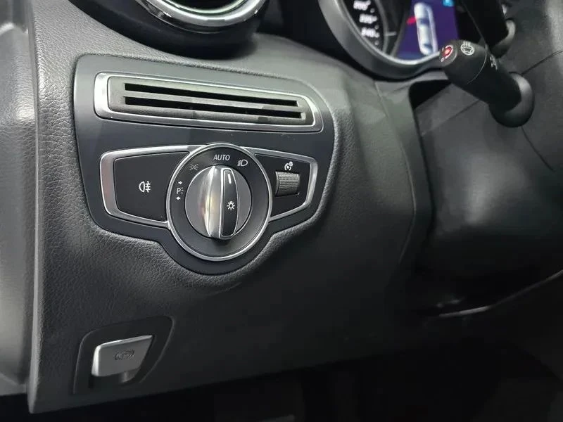 Mercedes-Benz C 200, снимка 13 - Автомобили и джипове - 56688385