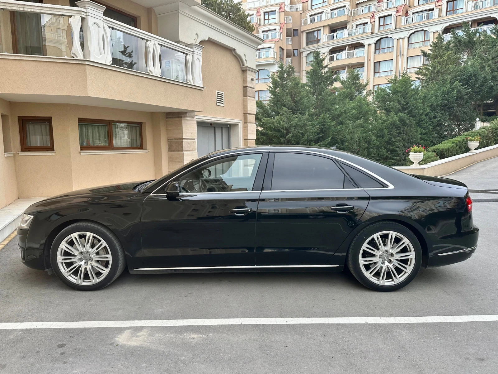 Audi A8 4.2 TDI, Full Options - изображение 4