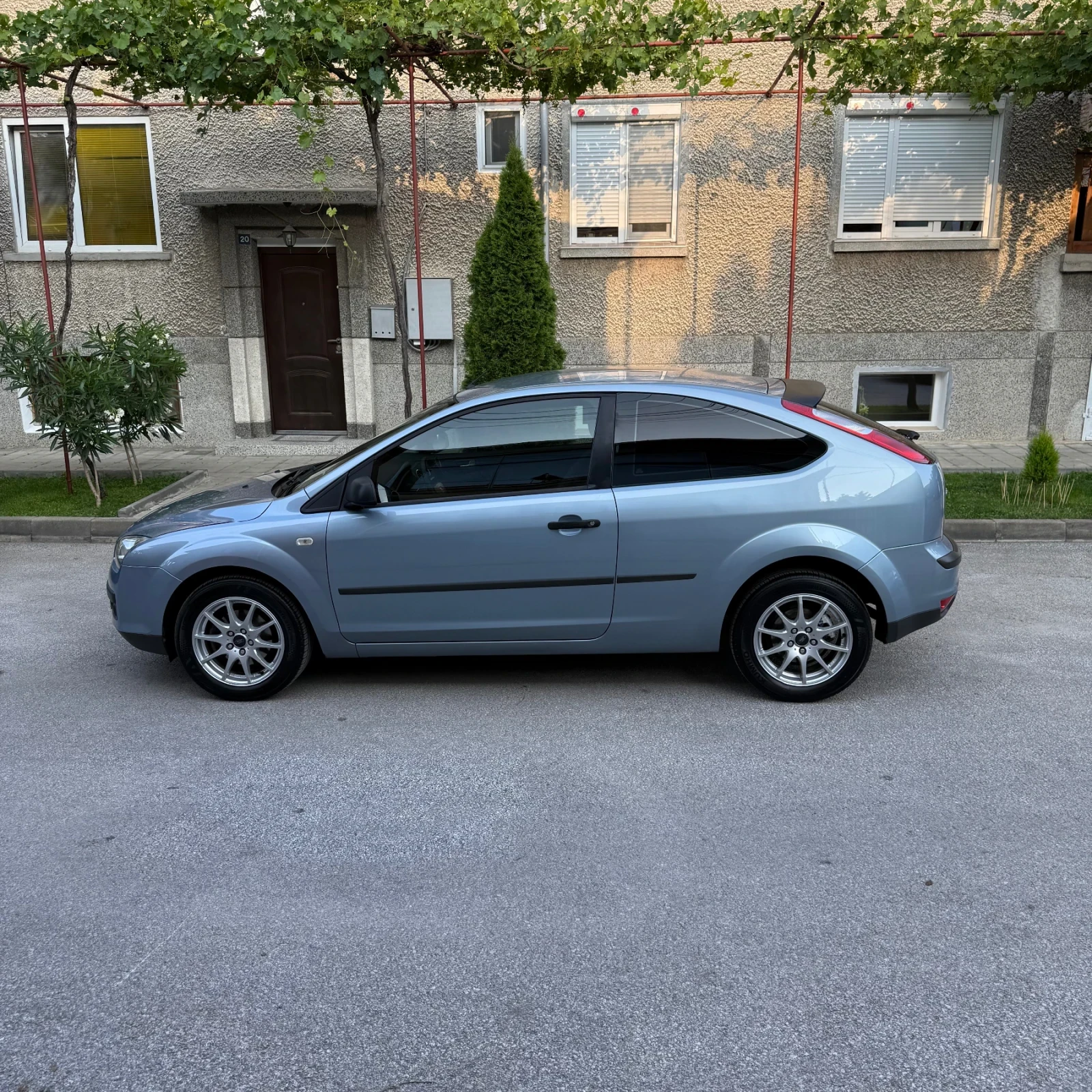 Ford Focus 1.6i 100кс Нави+ подгреви като нова е !  - изображение 8