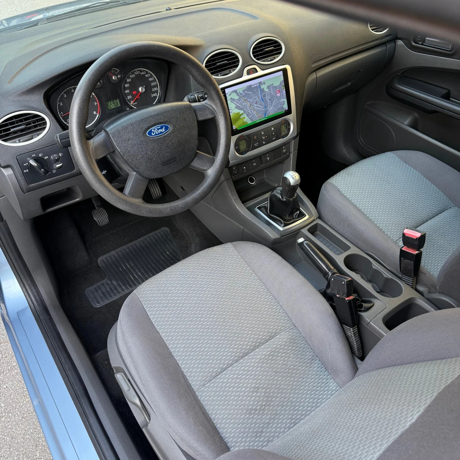 Ford Focus 1.6i 100кс Нави+ подгреви като нова е !  - изображение 9