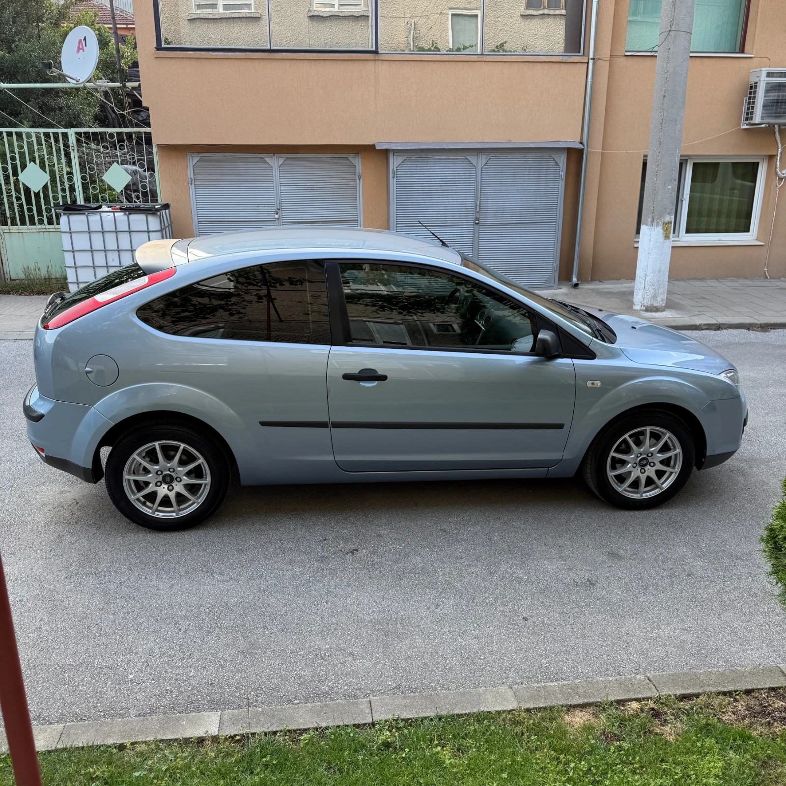 Ford Focus 1.6i 100кс Нави+ подгреви като нова е !  - изображение 4