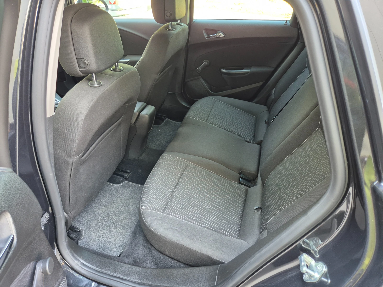 Opel Astra 1.7D-Италия-131к.с - изображение 8