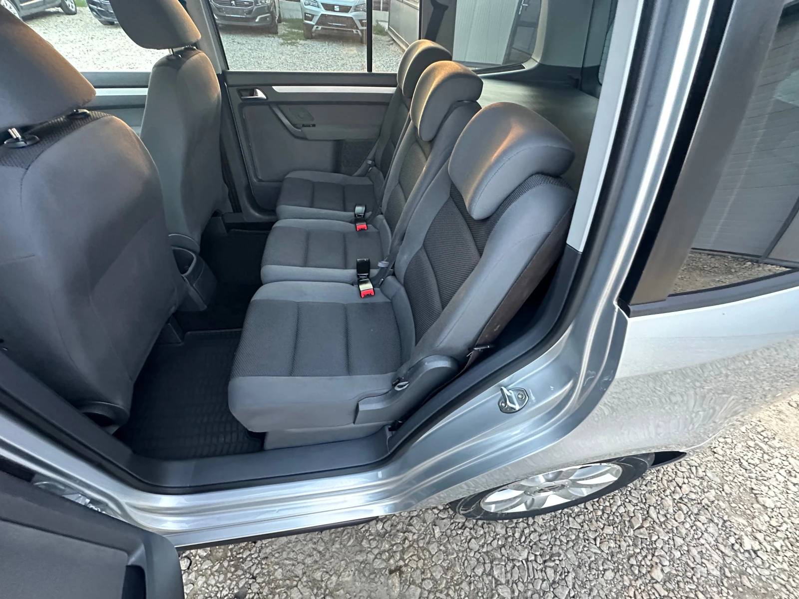 VW Touran 1.6TDI* TOP* 01.02.2013* EVRO5* 198500KM - изображение 9