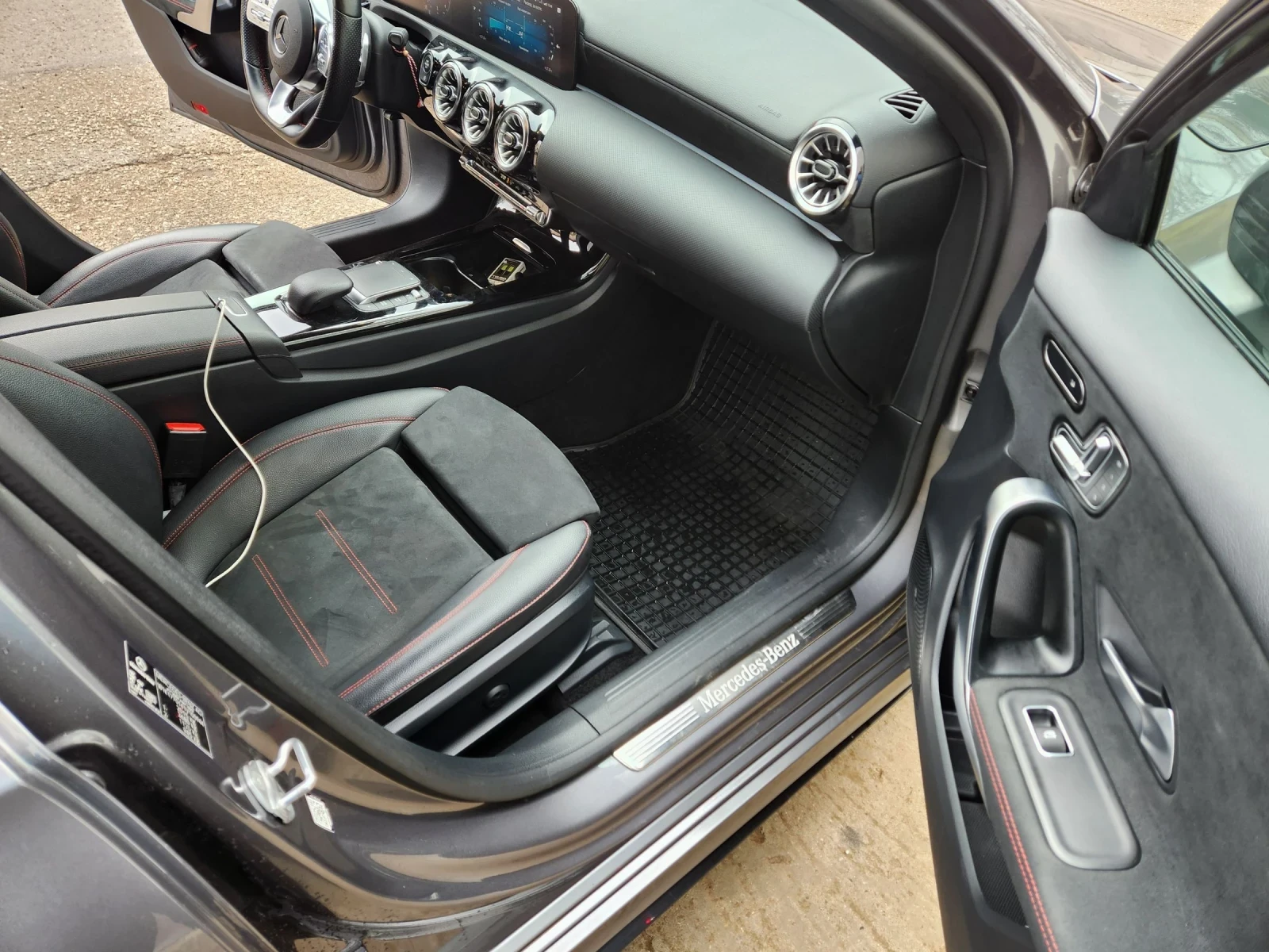 Mercedes-Benz A 220 AMG+ NIGHT+ PANO - изображение 9