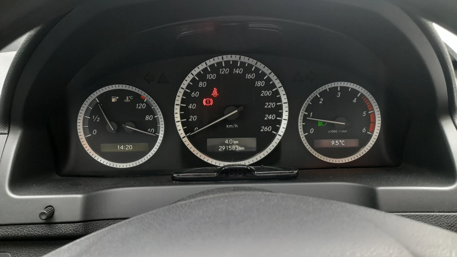 Mercedes-Benz C 200, снимка 12 - Автомобили и джипове - 53939884