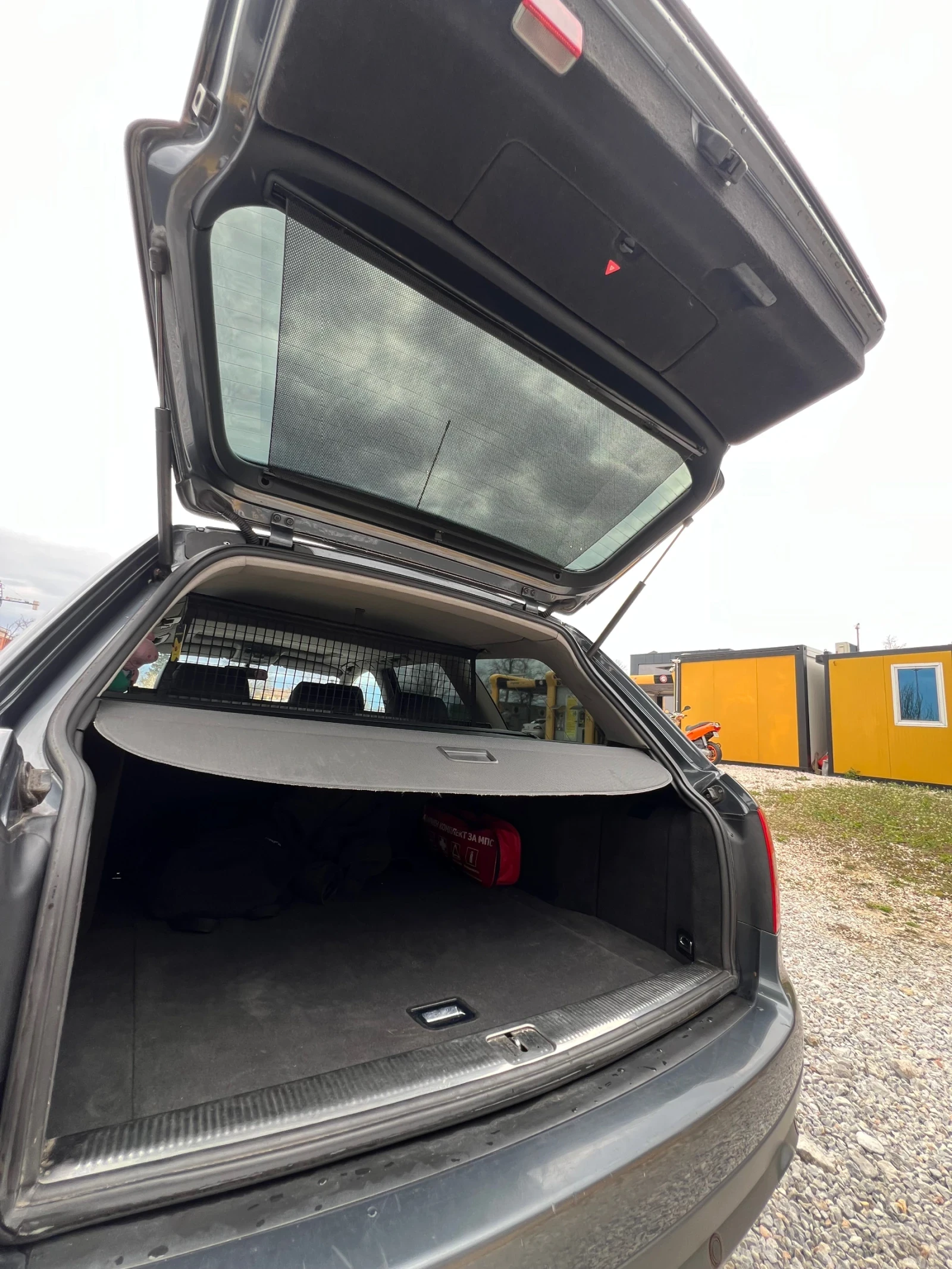 Audi A6 4.2i, снимка 6 - Автомобили и джипове - 54135501