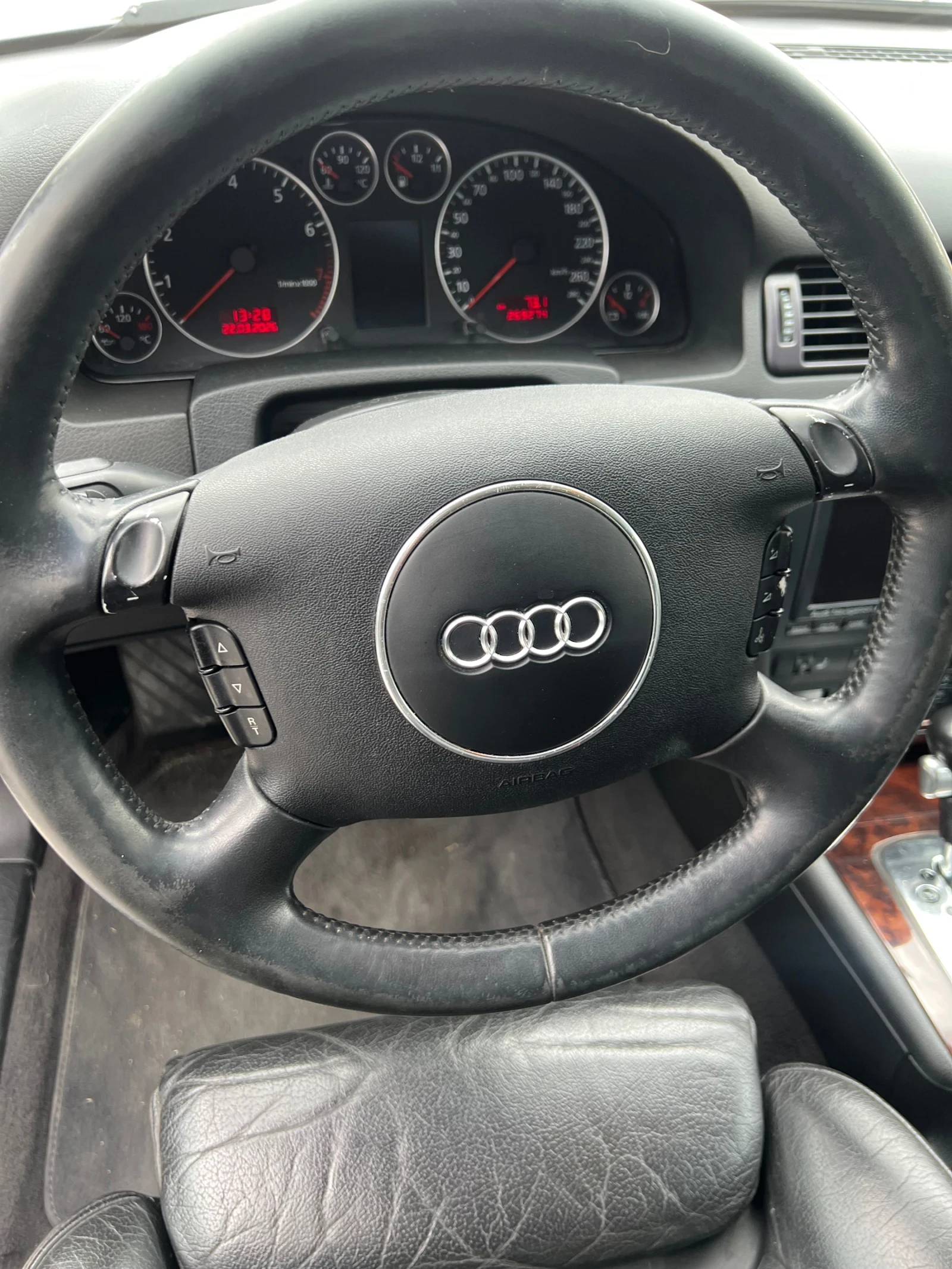 Audi A6 4.2i, снимка 11 - Автомобили и джипове - 54135501