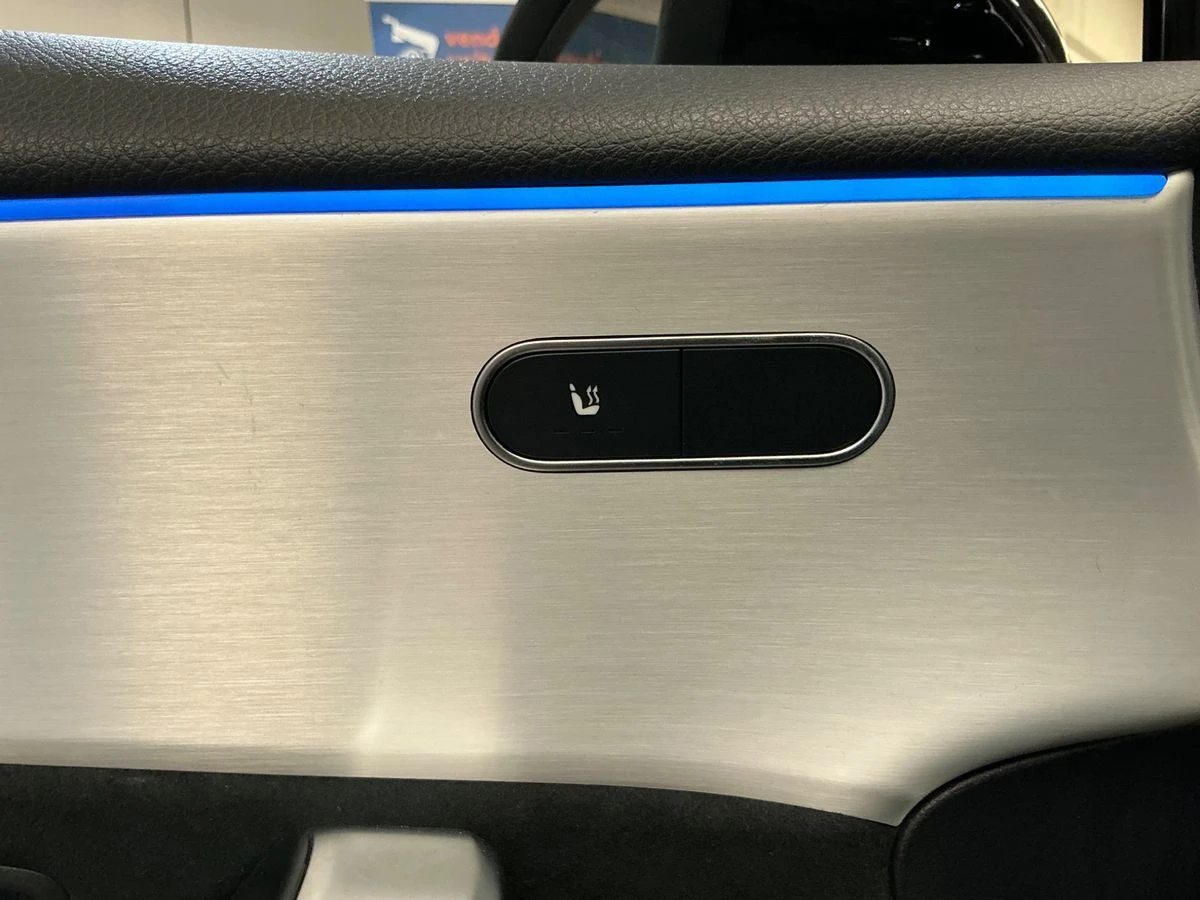 Mercedes-Benz A 180 d AMG Line/Нощен пакет/Дигитално, снимка 7 - Автомобили и джипове - 54159427