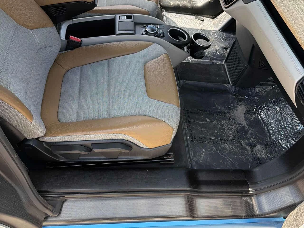 BMW i3 | CARFAX | БЕЗ УДАРИ| БЕЗ ПЪРВОНАЧАЛНА ВНОСКА, снимка 15 - Автомобили и джипове - 54229199