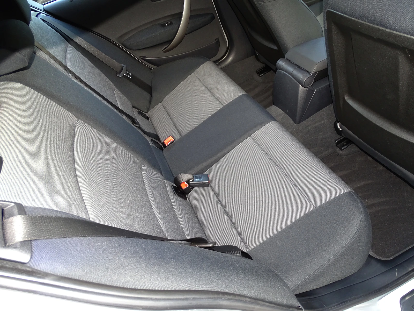BMW 120 2.0i 150 Коня_* Германия_* , снимка 10 - Автомобили и джипове - 54392365