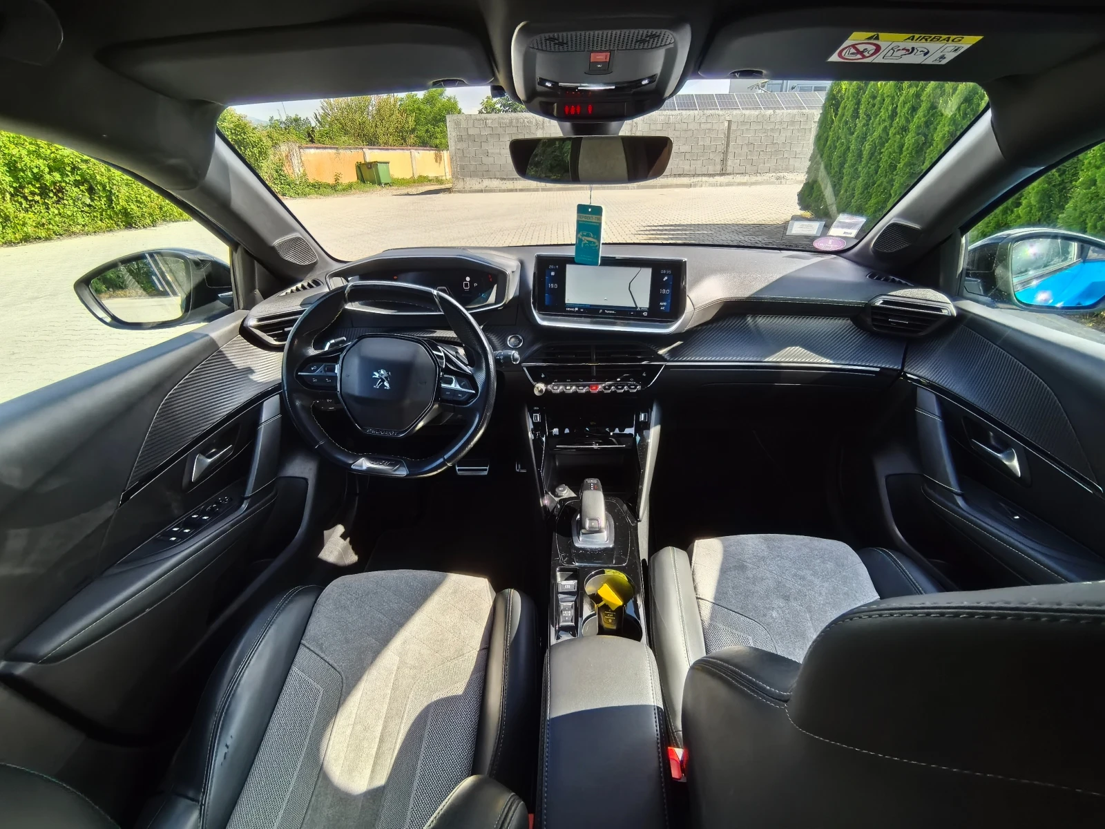 Peugeot 208 GT line Автоматик , снимка 7 - Автомобили и джипове - 54980759
