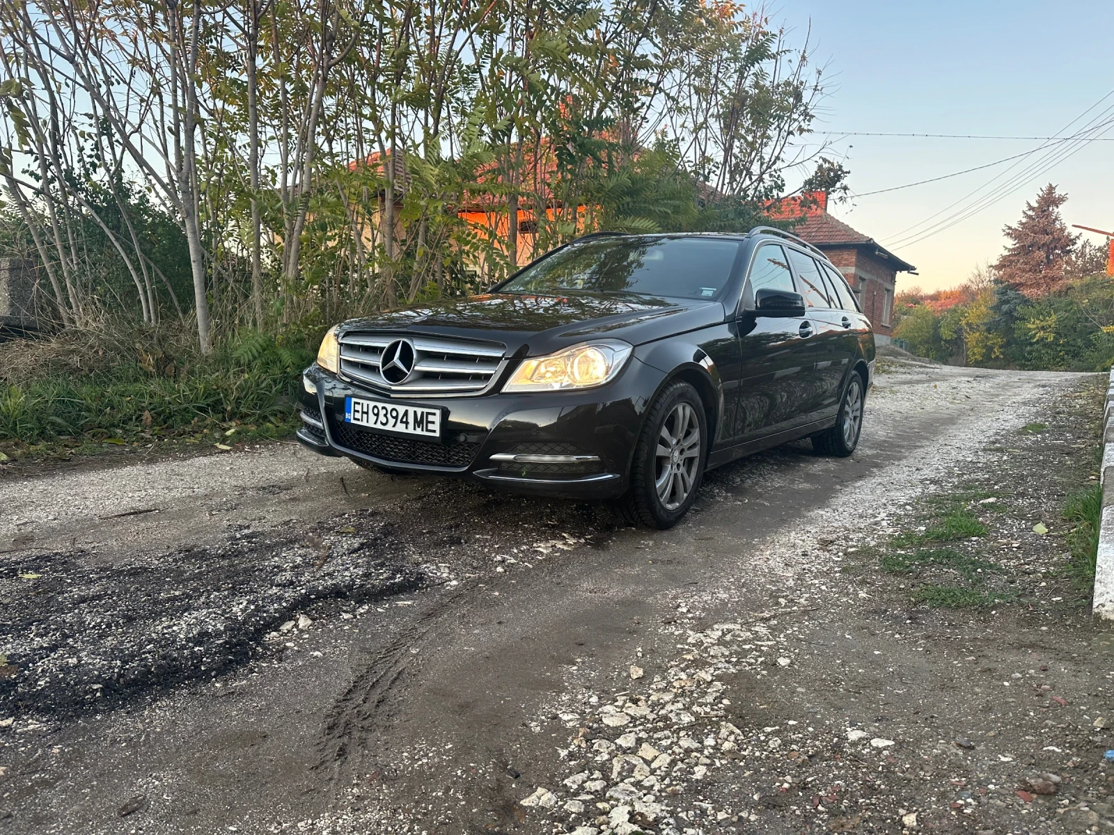 Mercedes-Benz C 180, снимка 4 - Автомобили и джипове - 55232346