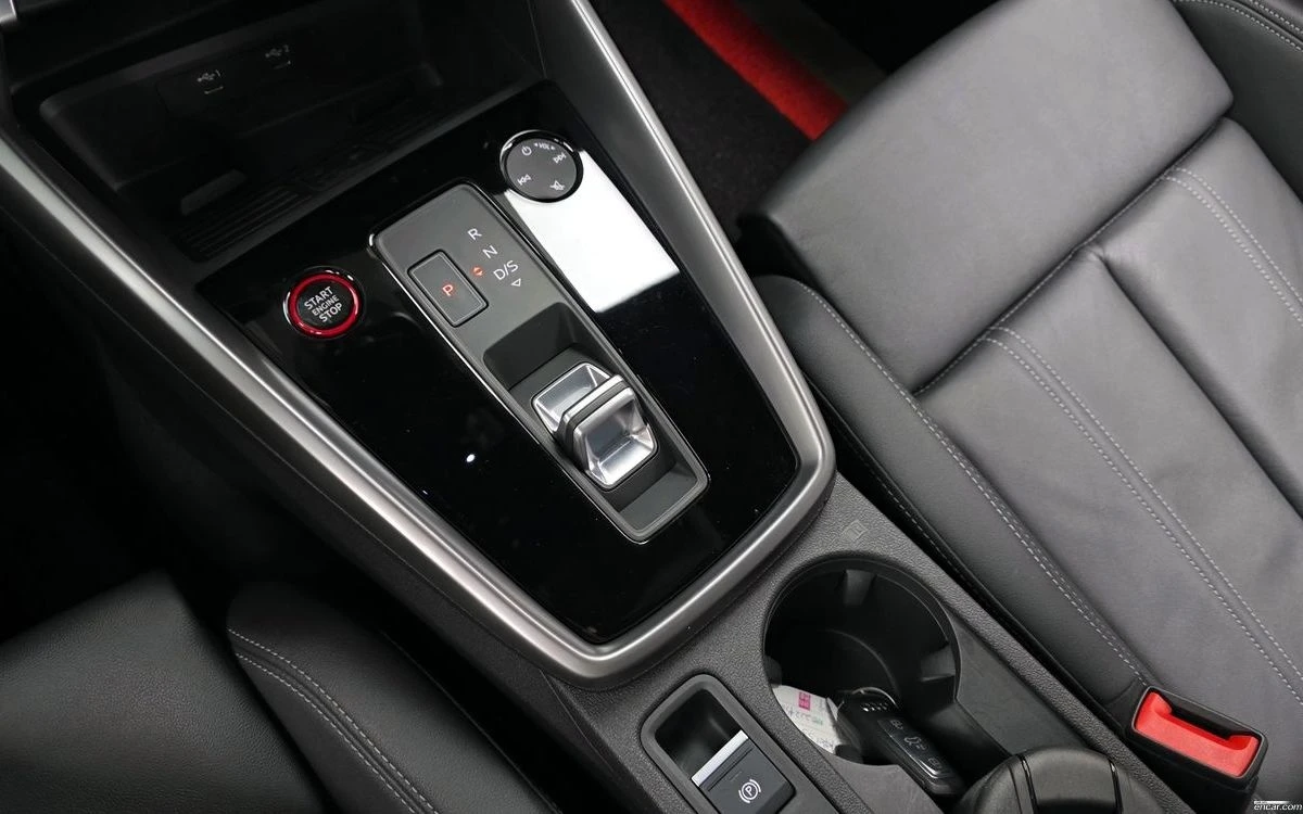 Audi S3 2.0TFSI/ПАНОРАМА/HEAD UP/DISTRONIC/, снимка 10 - Автомобили и джипове - 55244139