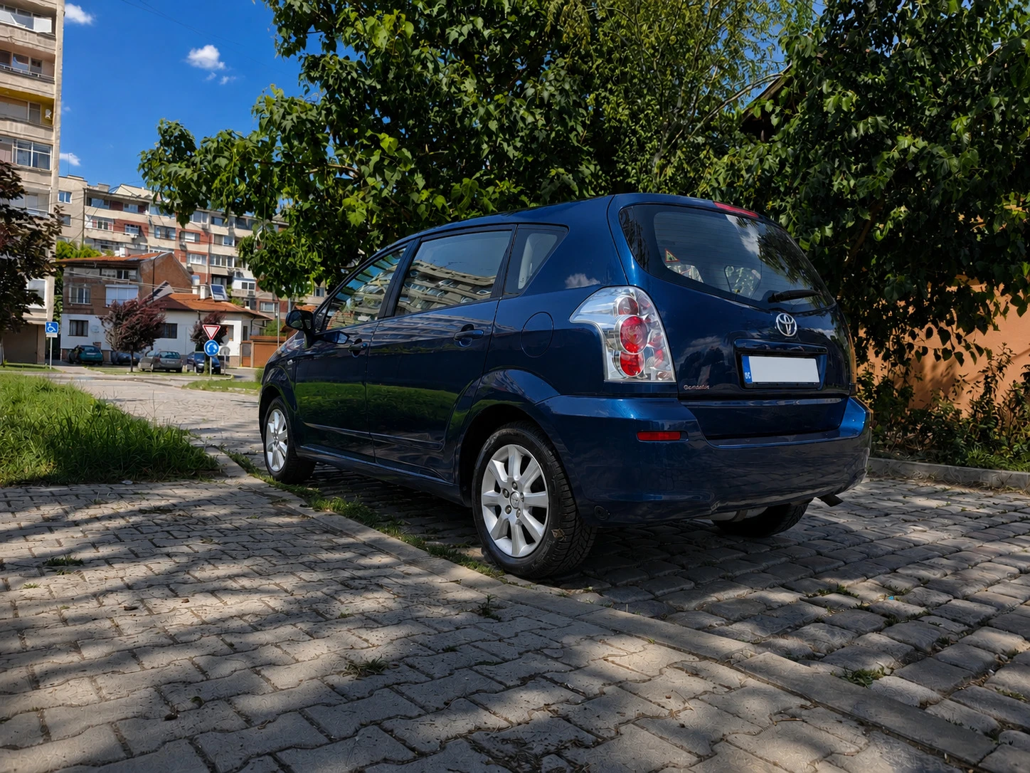 Toyota Corolla verso 1.8Газ/L.Renzo, снимка 6 - Автомобили и джипове - 55697443