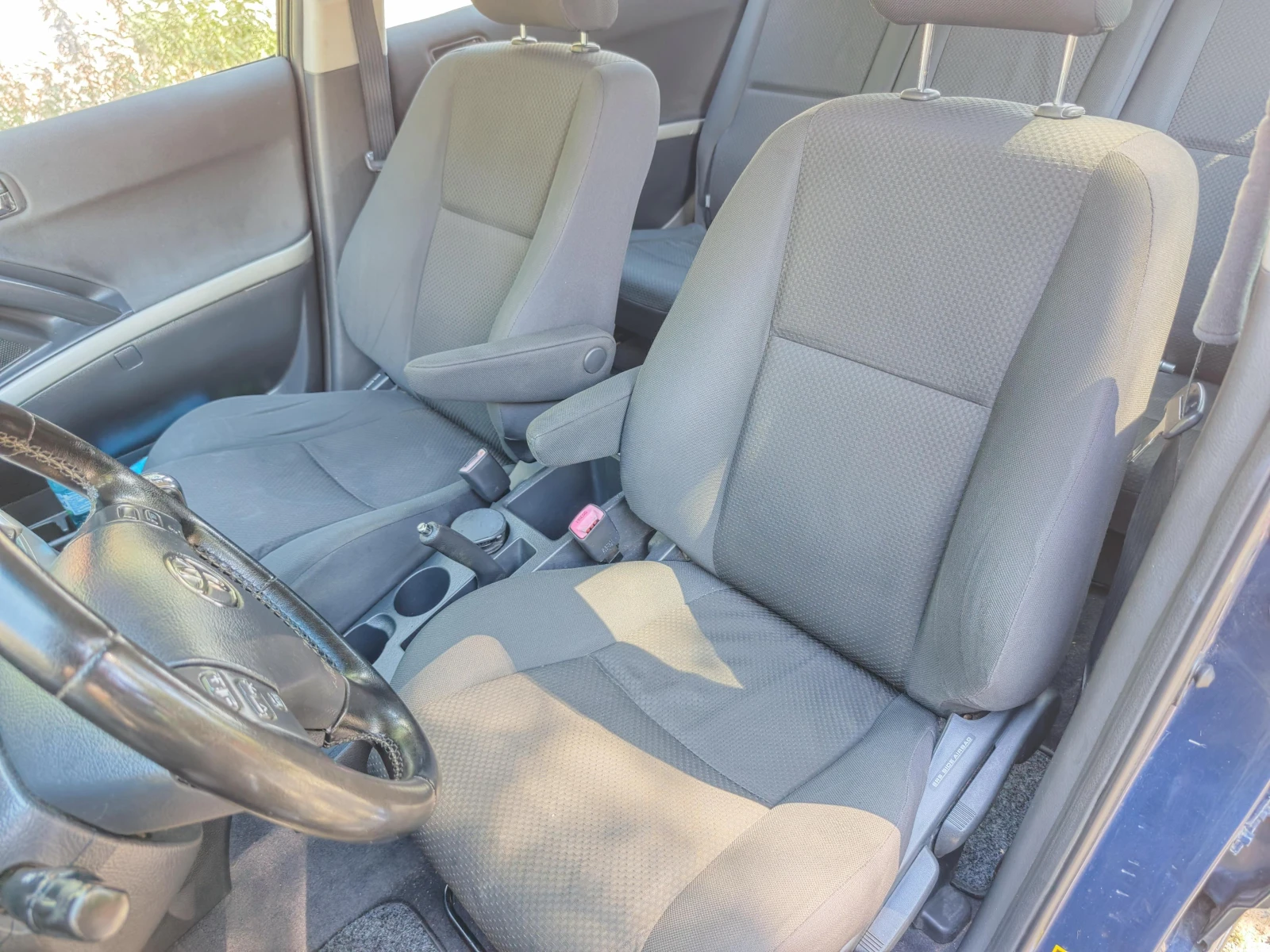 Toyota Corolla verso 1.8Газ/L.Renzo, снимка 9 - Автомобили и джипове - 55697443