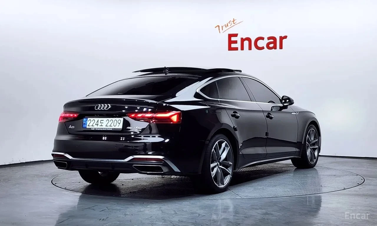 Audi A5  45 TFSI Quattro Premium Sportback / Автокредит , снимка 2 - Автомобили и джипове - 56126979