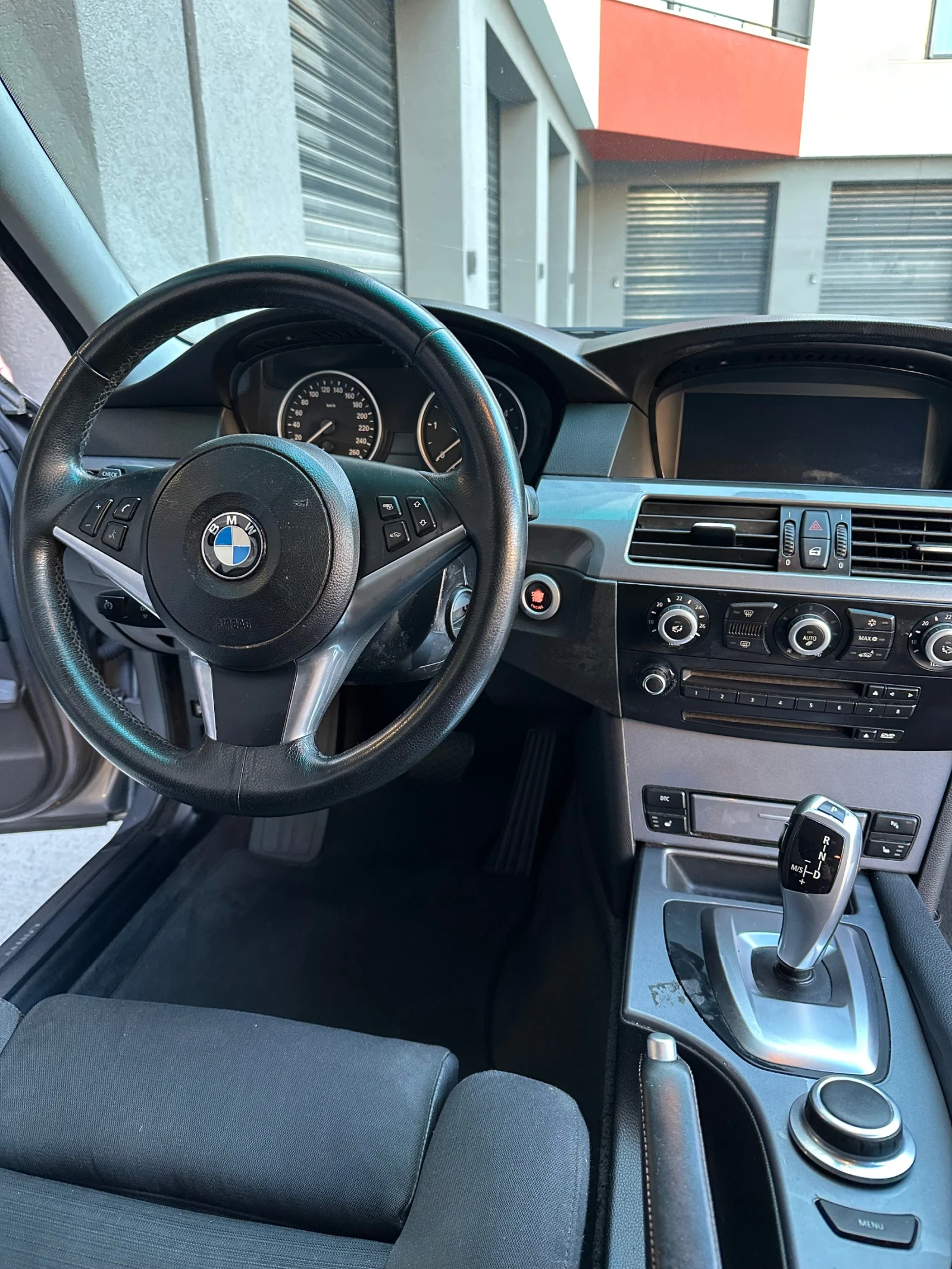 BMW 525 3.0D Facelift , снимка 14 - Автомобили и джипове - 56304612