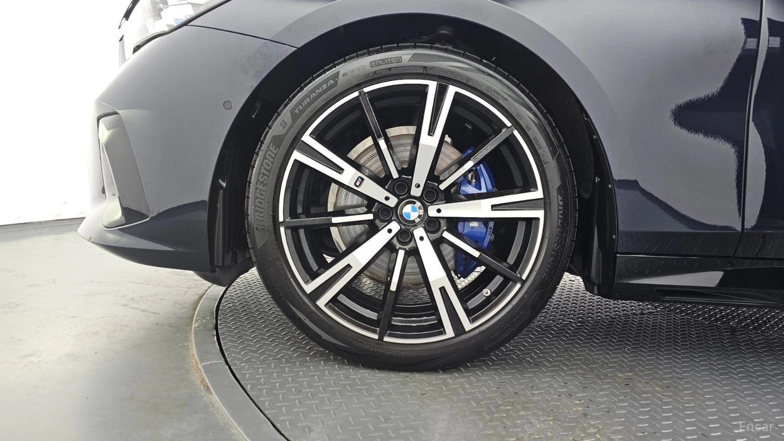 BMW 530 i - M PKG - ACC - HUD - ОБДУХ - ПОДГРЕВИ - 360, снимка 5 - Автомобили и джипове - 56311648