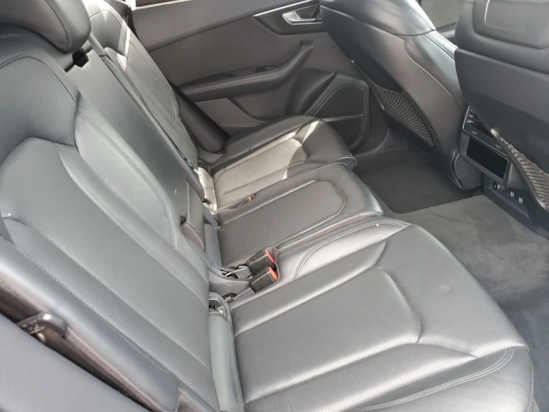 Audi Q8 ПЪТУВА ЗА БЪЛГАРИЯ* PRESTIGE* * МАСАЖ* ВАКУМ* АЛКА, снимка 13 - Автомобили и джипове - 52317861