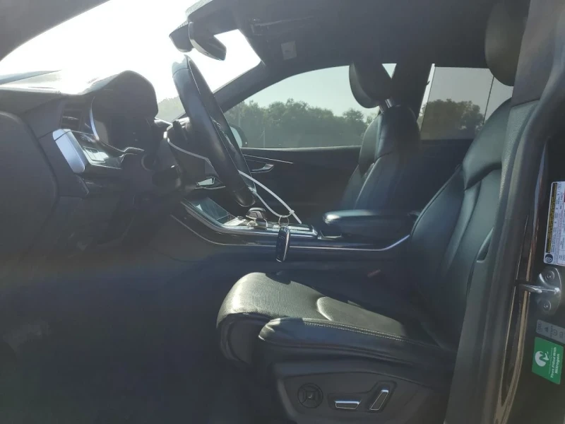 Audi Q8 ПЪТУВА ЗА БЪЛГАРИЯ* PRESTIGE* * МАСАЖ* ВАКУМ* АЛКА, снимка 2 - Автомобили и джипове - 52317861