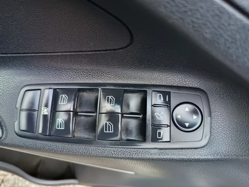 Mercedes-Benz ML ///3.2///CDI/// 4 Matic///7 G tronic///, снимка 12 - Автомобили и джипове - 52878223