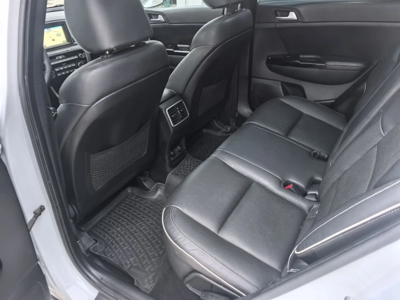 Kia Sportage 1.6 T-GDI GT-line 4X4 , снимка 10 - Автомобили и джипове - 53090594