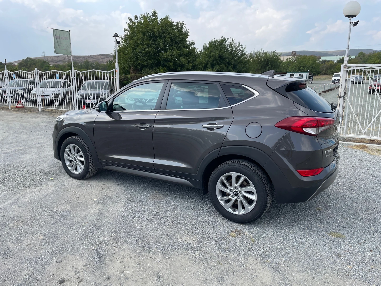 Hyundai Tucson 4x4 AUT. NAVI ШВЕЙЦАРИЯ - изображение 2