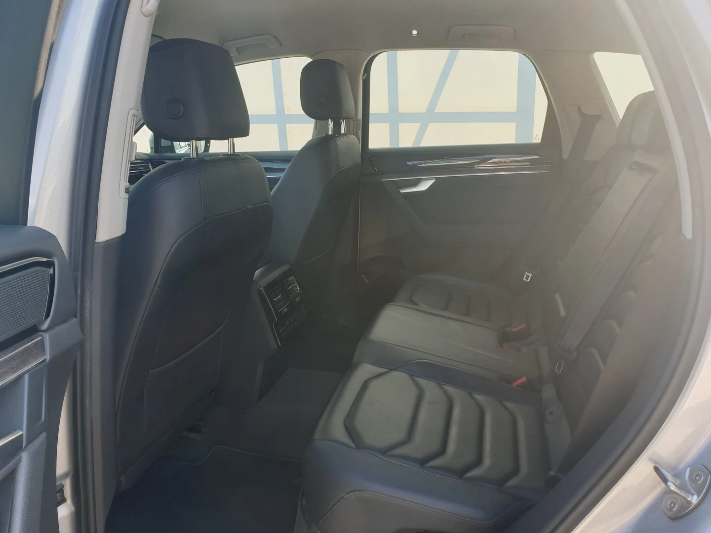 VW Touareg V6 TDI BMT 4MOTION - изображение 5