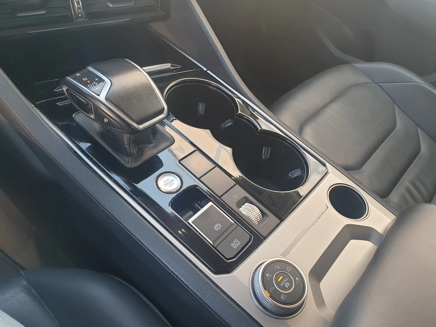 VW Touareg V6 TDI BMT 4MOTION - изображение 9
