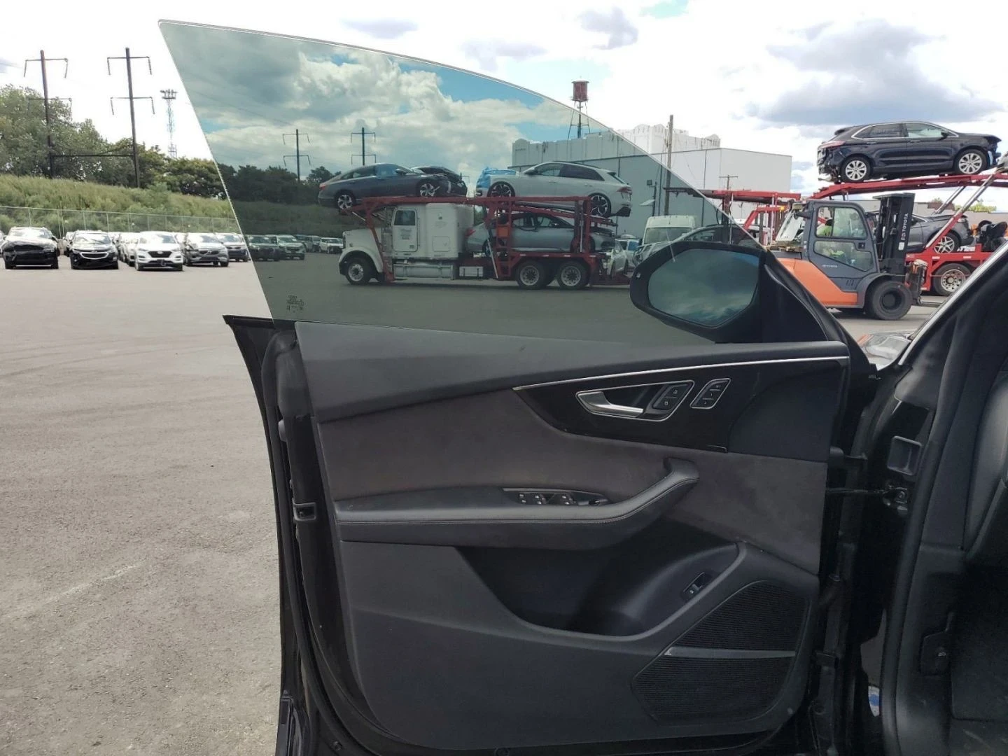 Audi Q8 ПЪТУВА ЗА БЪЛГАРИЯ* PRESTIGE* * МАСАЖ* ВАКУМ* АЛКА - изображение 4