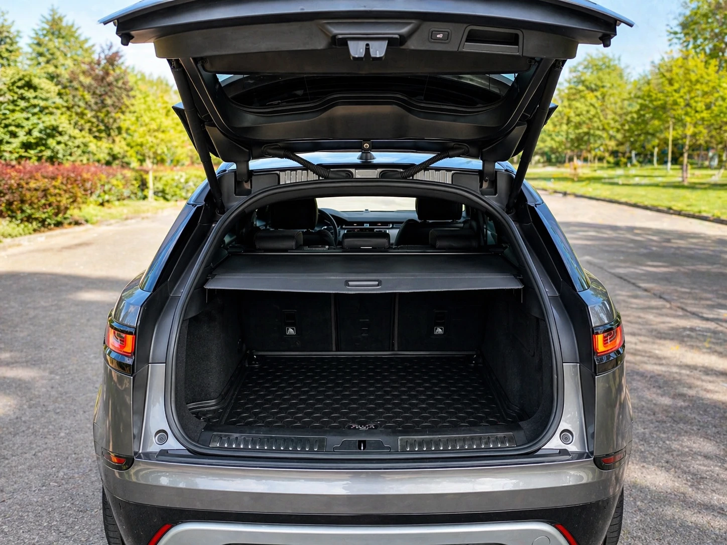 Land Rover Range Rover Velar 2.0D, снимка 13 - Автомобили и джипове - 54312578