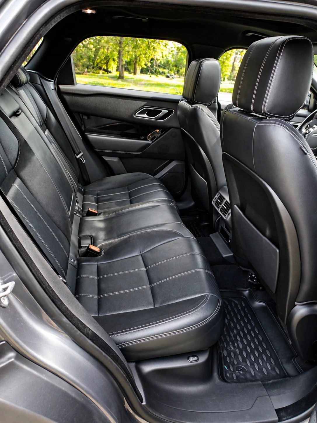 Land Rover Range Rover Velar 2.0D, снимка 11 - Автомобили и джипове - 54312578