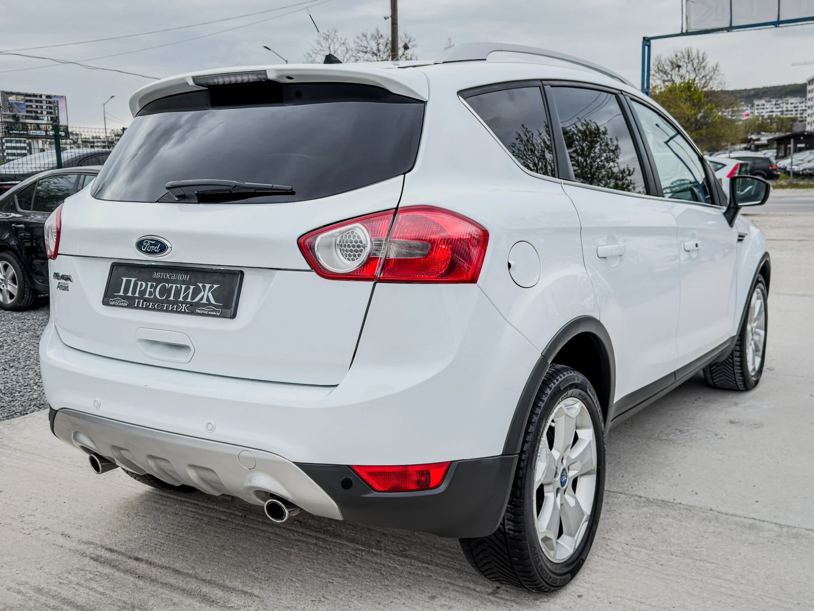 Ford Kuga 2.0CDTI - TITANIUM -4x4 - 6ck., снимка 4 - Автомобили и джипове - 54357647