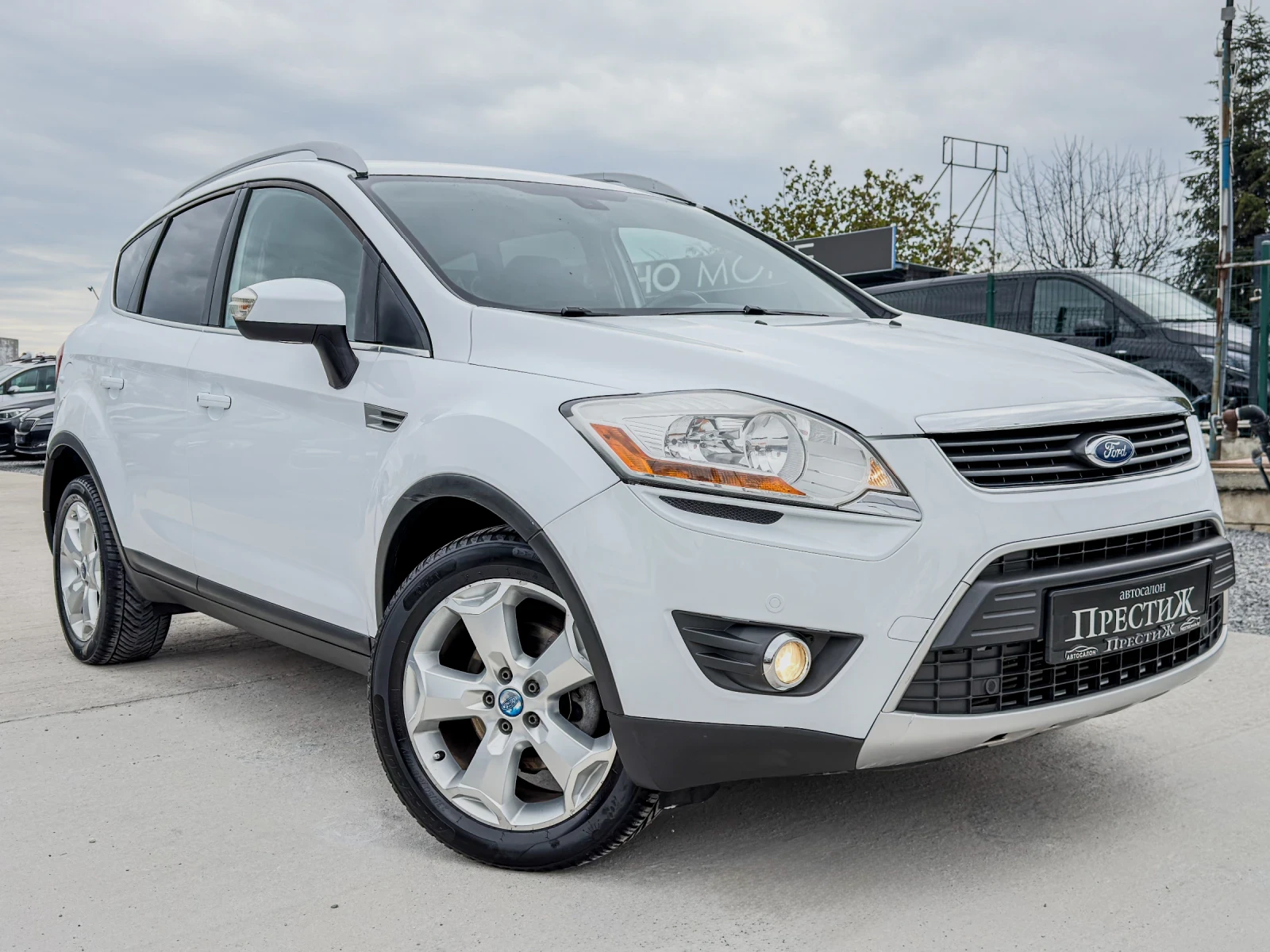 Ford Kuga 2.0CDTI - TITANIUM -4x4 - 6ck., снимка 3 - Автомобили и джипове - 54357647
