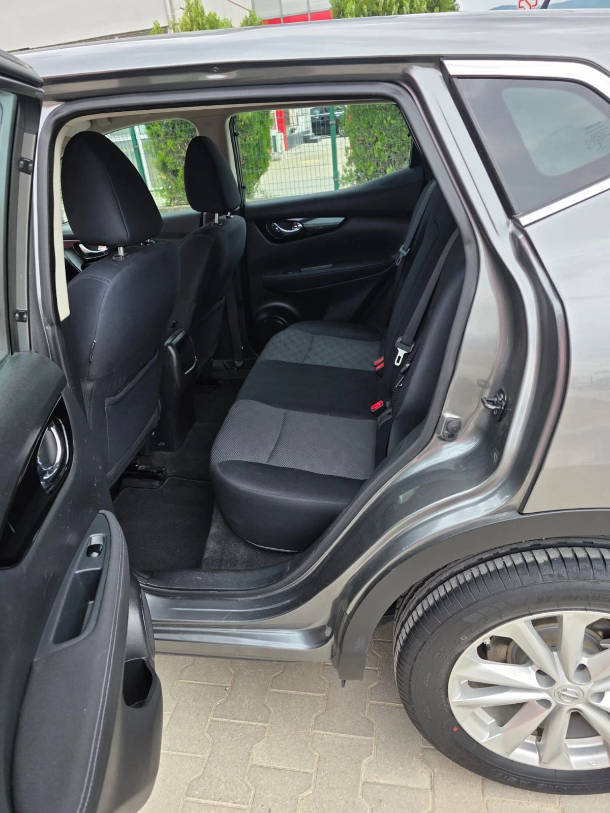 Nissan Qashqai, снимка 16 - Автомобили и джипове - 54575703