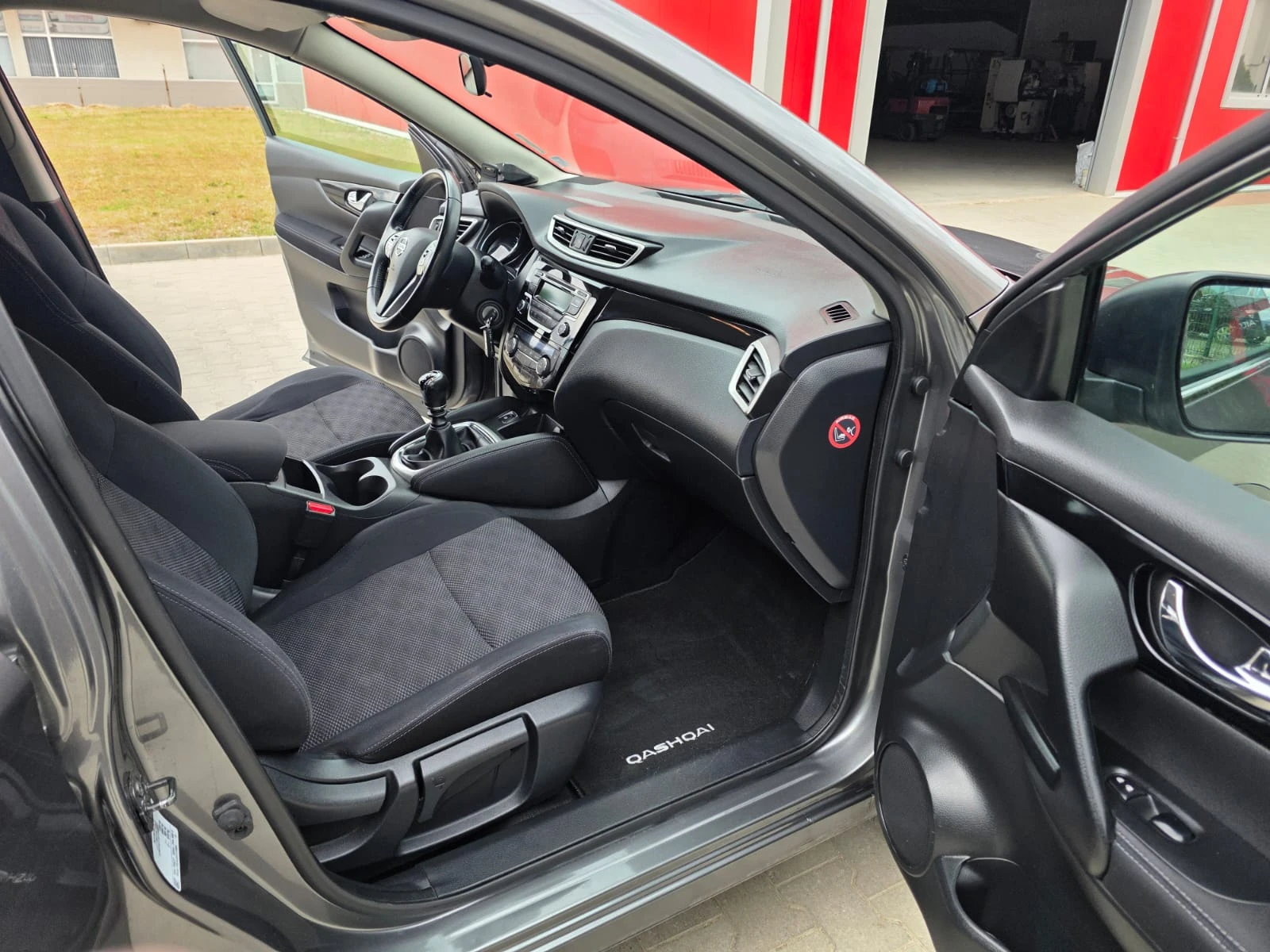 Nissan Qashqai, снимка 17 - Автомобили и джипове - 54575703