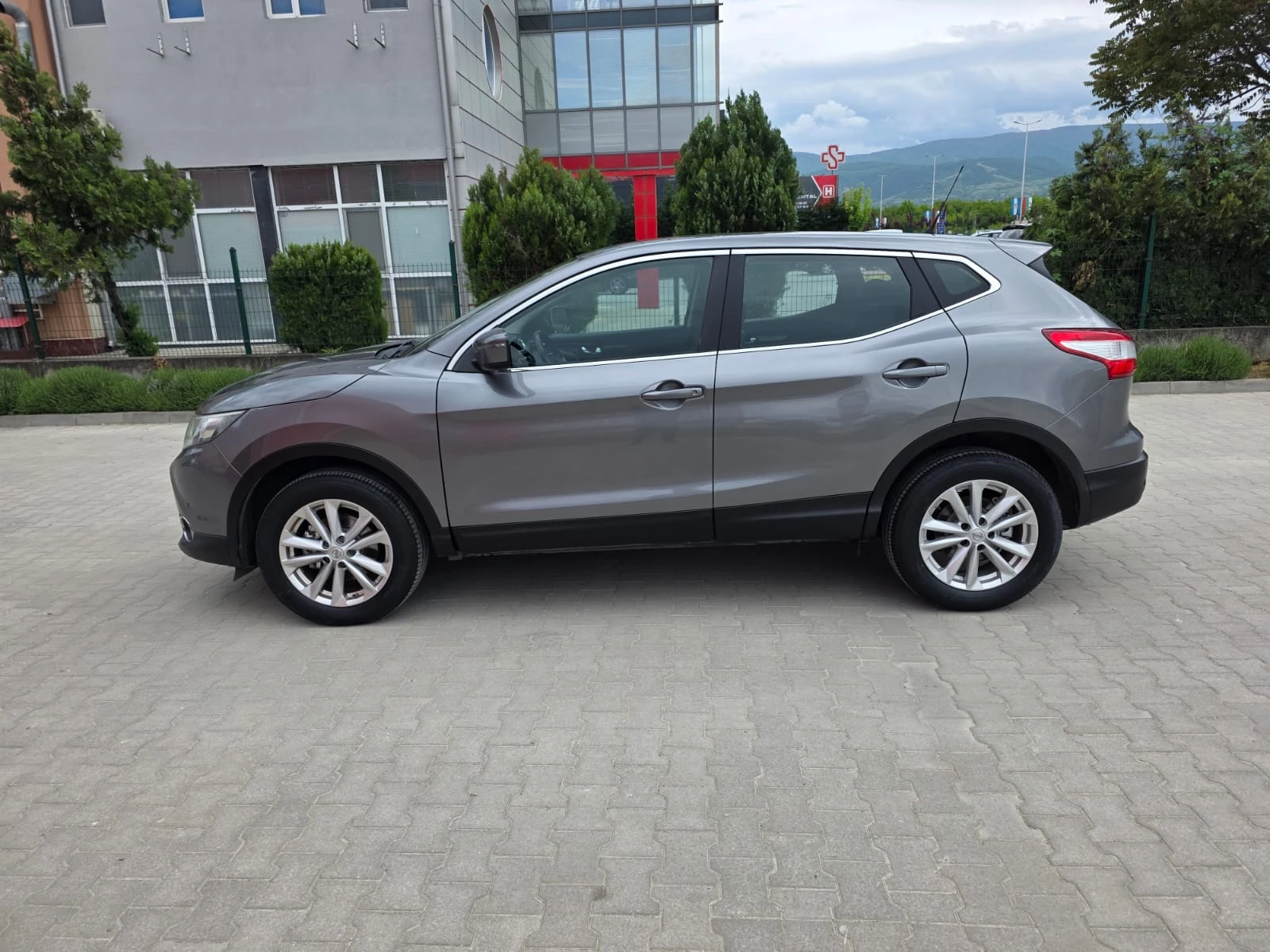 Nissan Qashqai, снимка 7 - Автомобили и джипове - 54575703