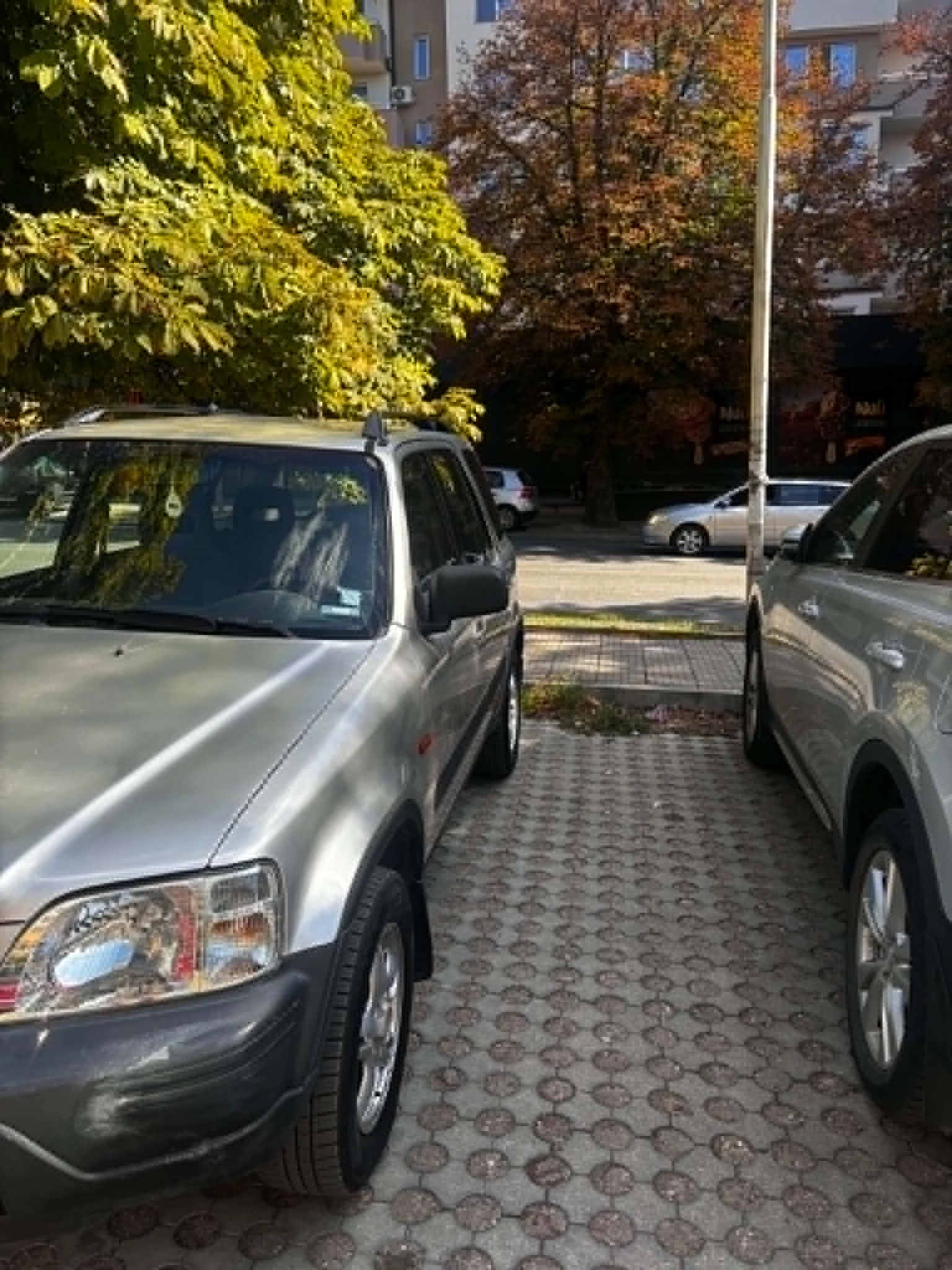 Honda Cr-v 2.0i, снимка 2 - Автомобили и джипове - 54678034