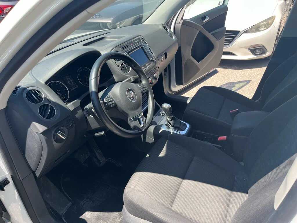 VW Tiguan Trendline FWD АвтоКредит  (ЦЕНА ДО БГ), снимка 7 - Автомобили и джипове - 54769406