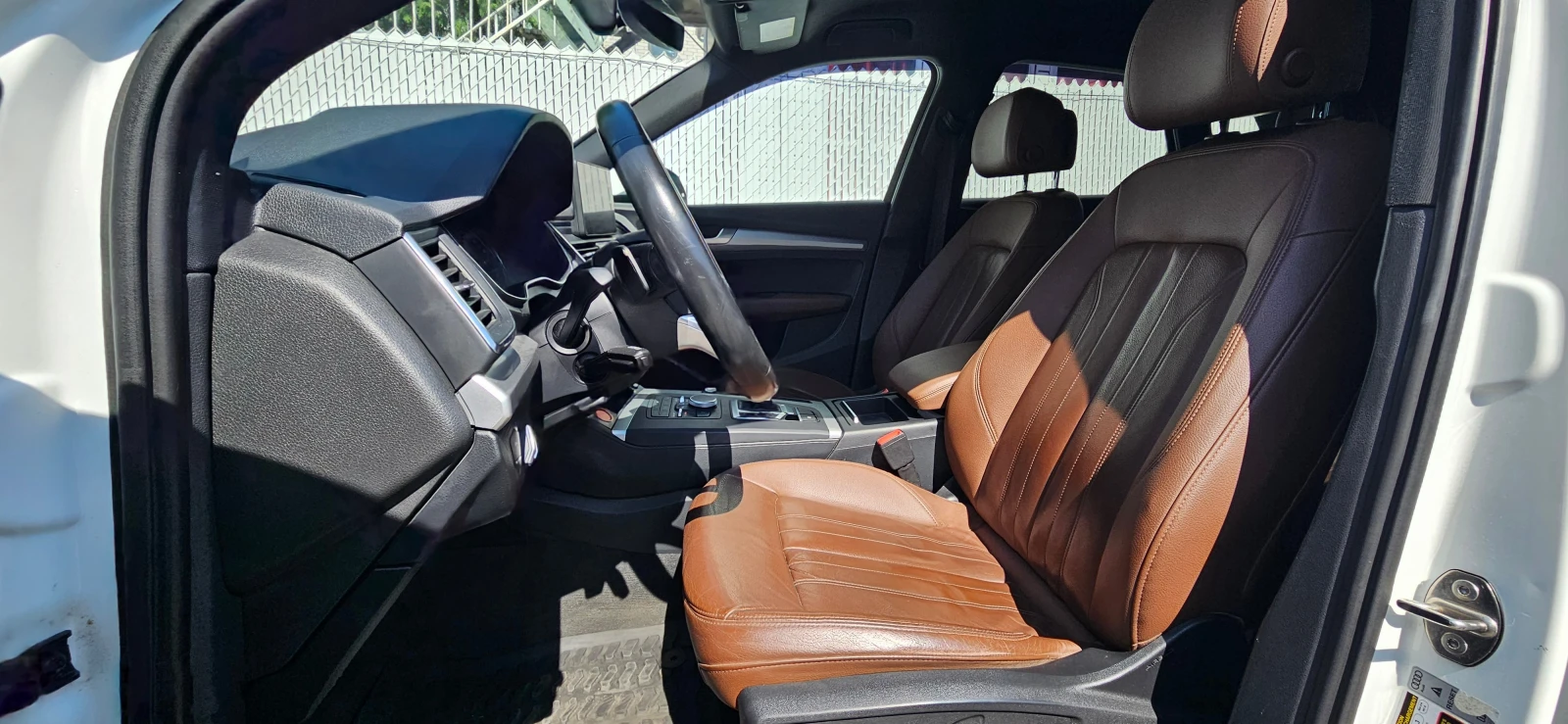 Audi Q5 Komfort / CAMERA / CARFAX / АВТОКРЕДИТ , снимка 5 - Автомобили и джипове - 55830711