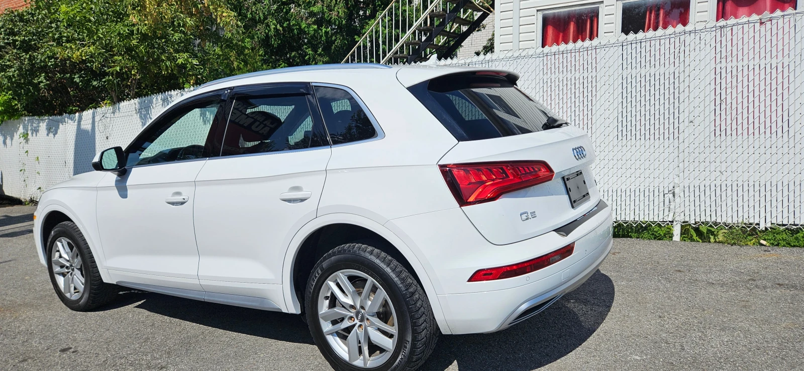 Audi Q5 Komfort / CAMERA / CARFAX / АВТОКРЕДИТ , снимка 13 - Автомобили и джипове - 55830711