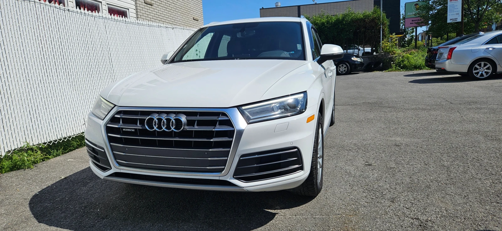 Audi Q5 Komfort / CAMERA / CARFAX / АВТОКРЕДИТ , снимка 6 - Автомобили и джипове - 55830711