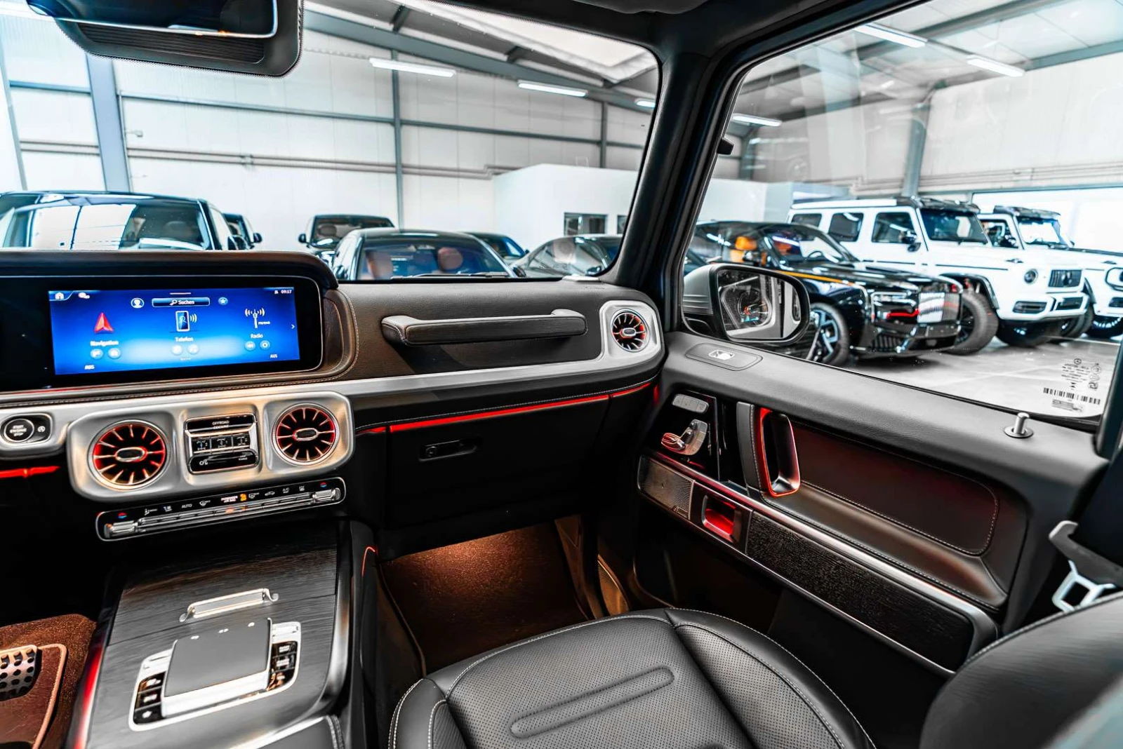 Mercedes-Benz G 450 FACELIFT* TECHNIK PAKET* AMG LINE* BURMESTER* , снимка 14 - Автомобили и джипове - 55964007