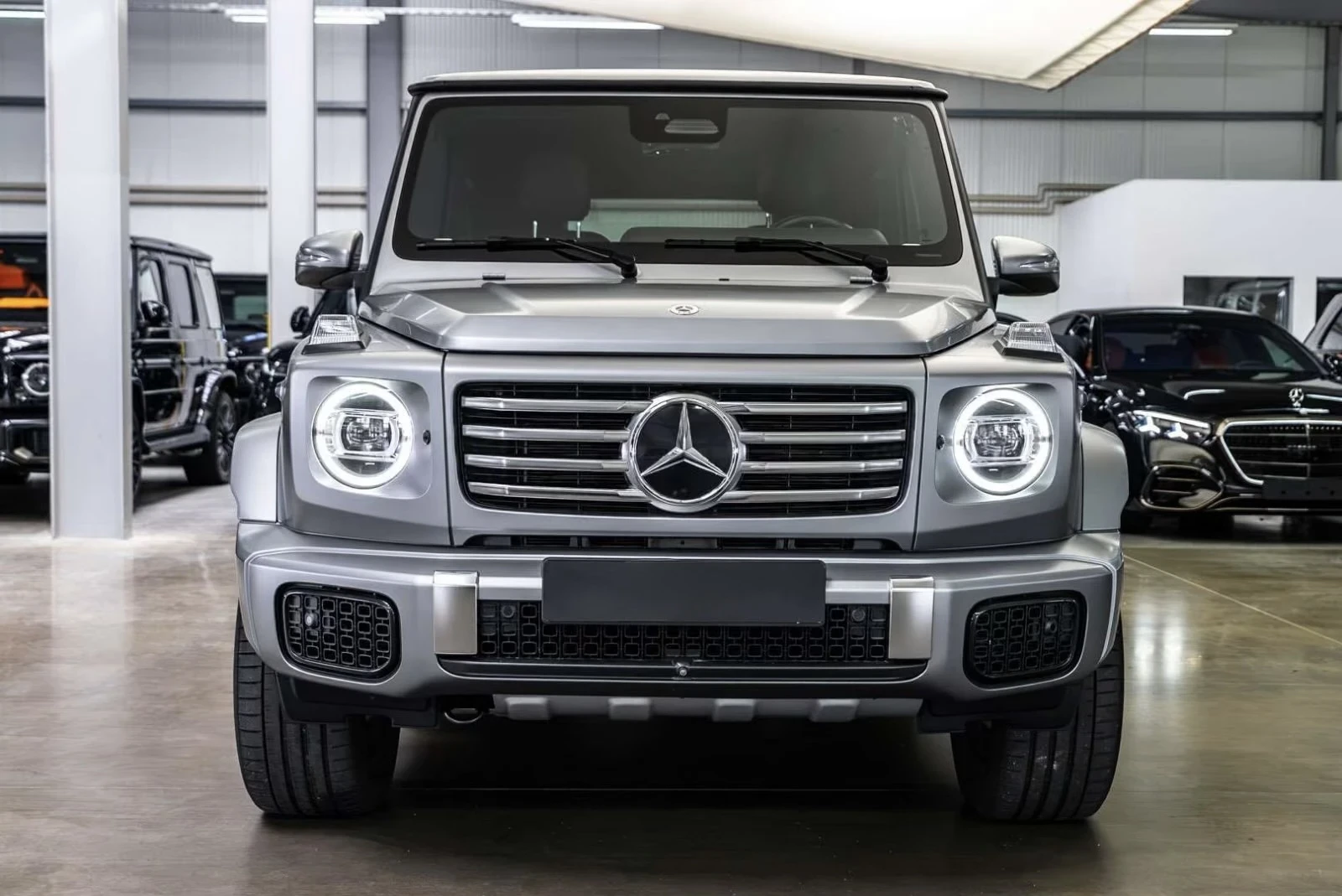 Mercedes-Benz G 450 FACELIFT* TECHNIK PAKET* AMG LINE* BURMESTER* , снимка 2 - Автомобили и джипове - 55964007