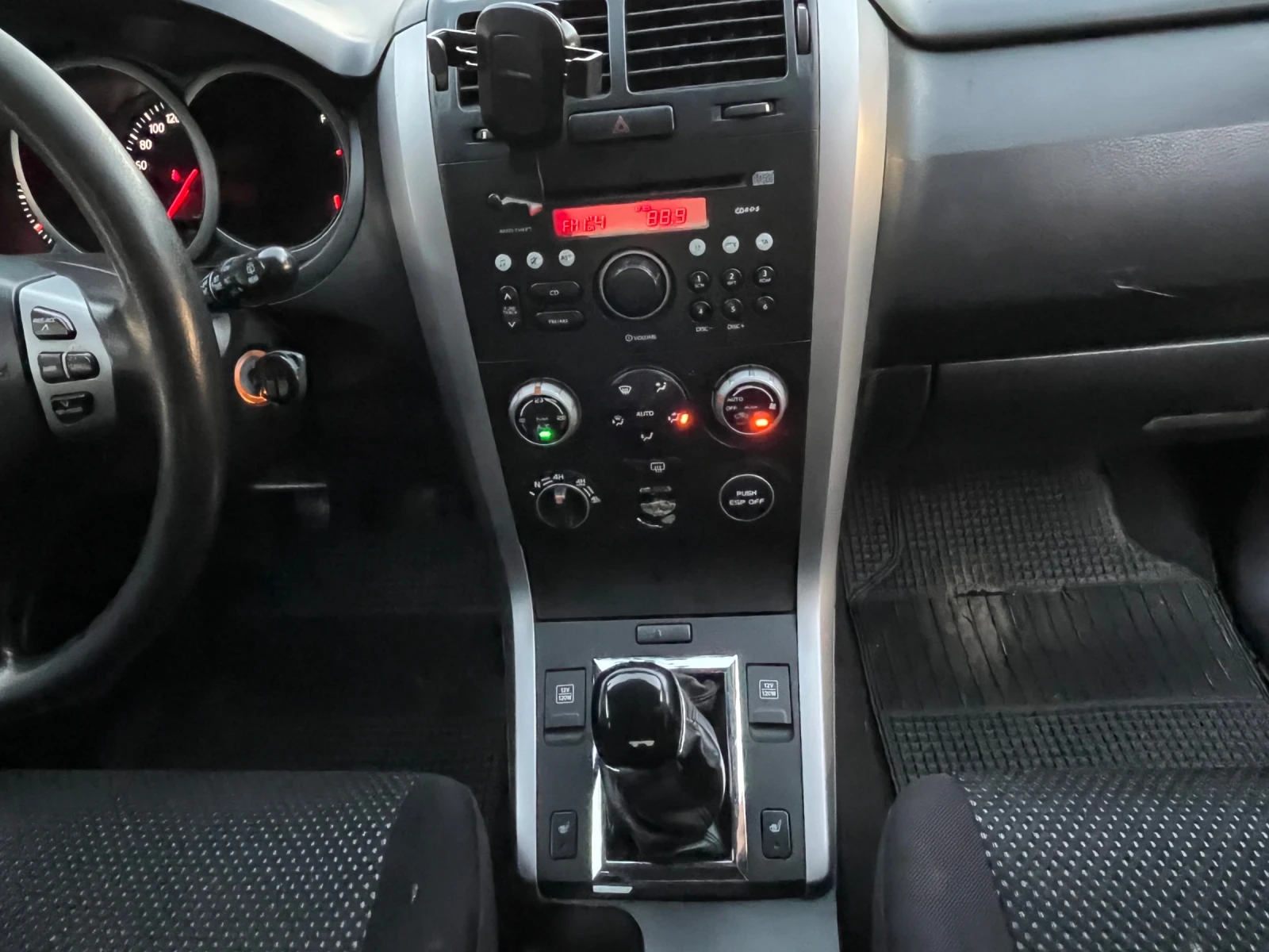 Suzuki Grand vitara 1.9 129кс, снимка 11 - Автомобили и джипове - 56011743