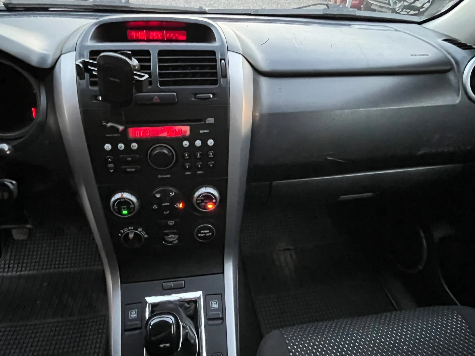 Suzuki Grand vitara 1.9 129кс, снимка 13 - Автомобили и джипове - 56011743