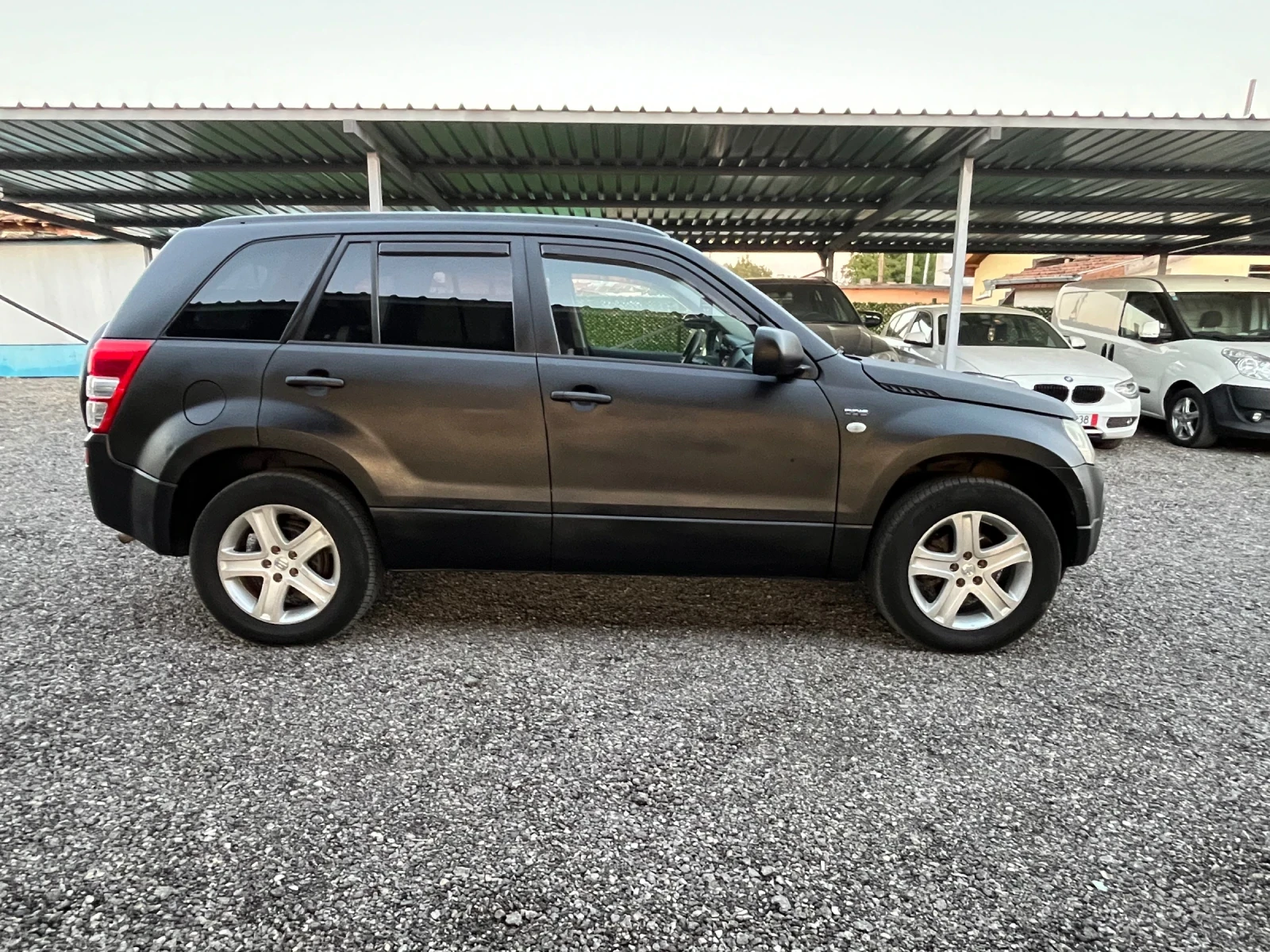 Suzuki Grand vitara 1.9 129кс, снимка 4 - Автомобили и джипове - 56011743