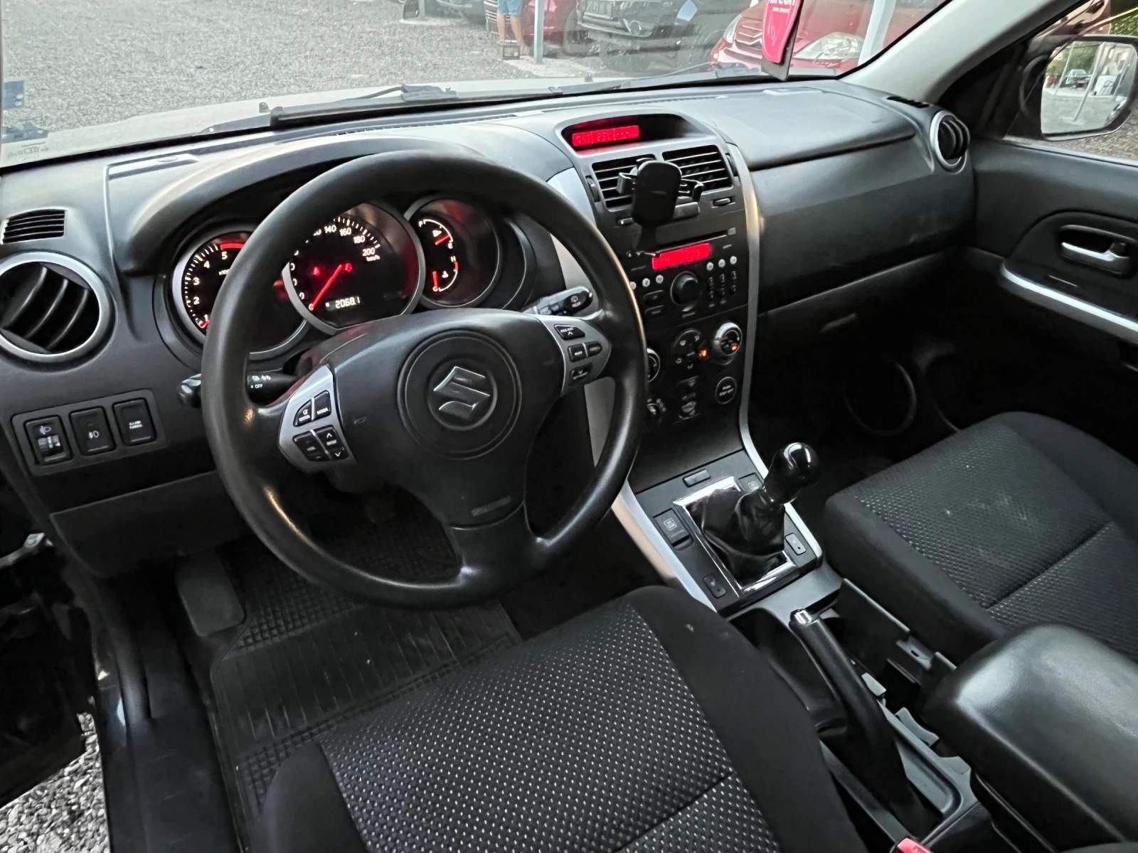 Suzuki Grand vitara 1.9 129кс, снимка 10 - Автомобили и джипове - 56011743