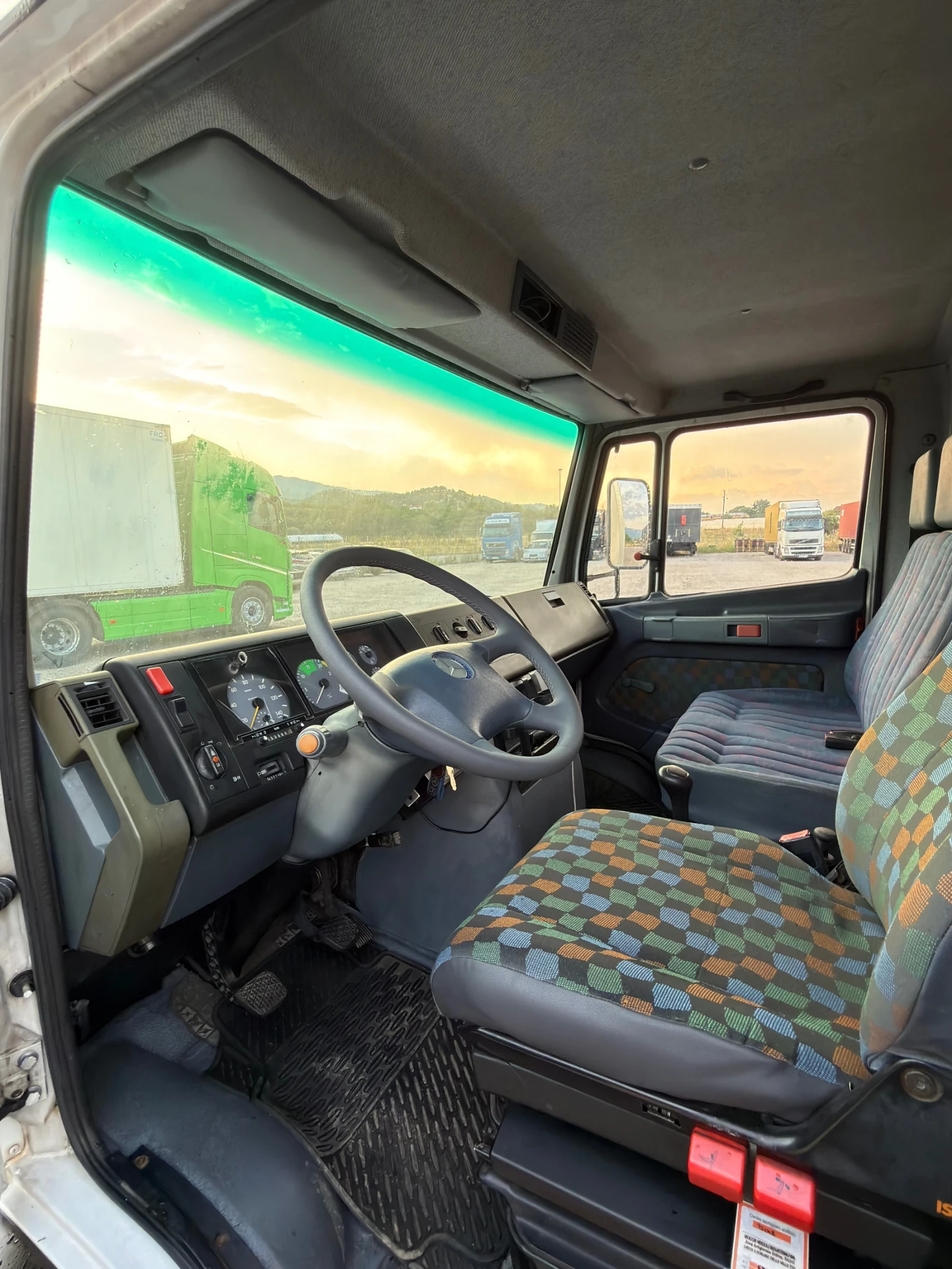 Mercedes-Benz 815 ХЛАДИЛЕН, снимка 6 - Камиони - 55063966