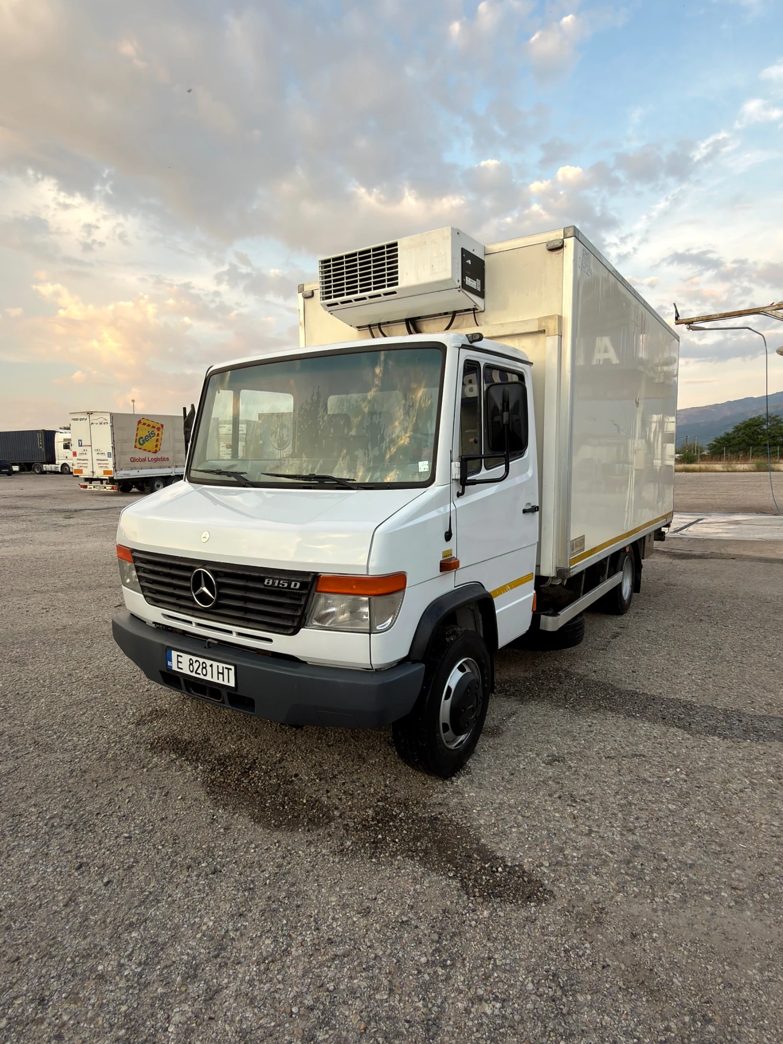 Mercedes-Benz 815 ХЛАДИЛЕН